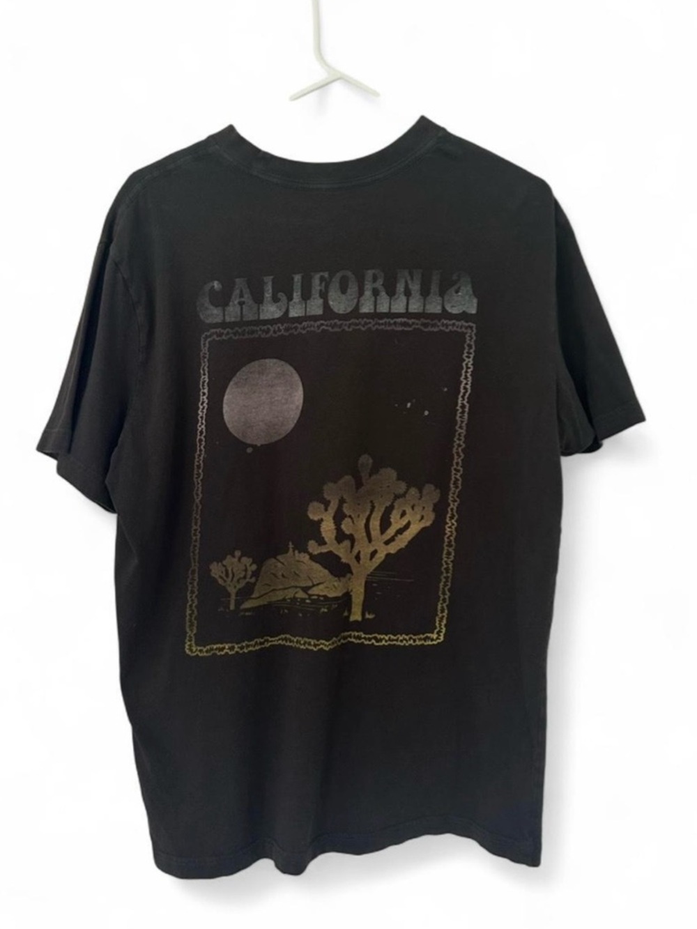 Women’s Black Graphic California Crewneck T-Shirt. Size Medium.